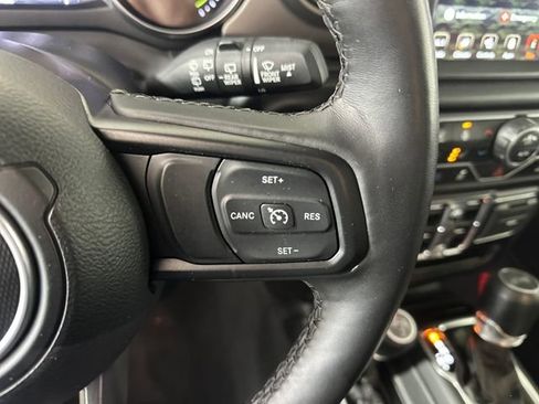 Used 2023 Jeep Wrangler Unlimited w/ Sun & Screen Package image 17