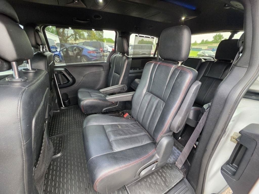 Used 2017 Dodge Grand Caravan GT FWD image 18
