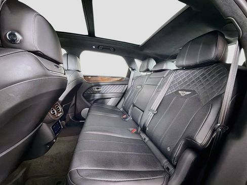 Used 2023 Bentley Bentayga AWD/4WD image 26