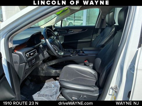 Certified 2021 Lincoln Nautilus Reserve AWD/4WD image 12