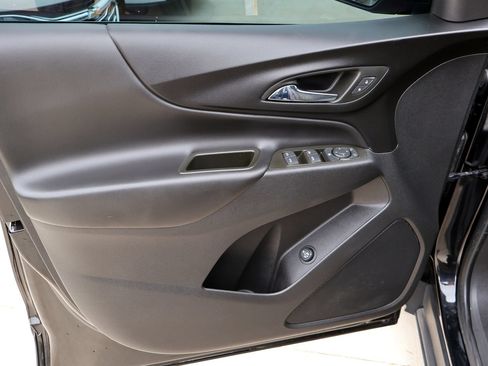 Used 2023 Chevrolet Equinox LT FWD image 17