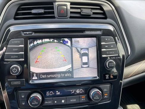 Used 2017 Nissan Maxima Platinum w/ Medallion Package FWD image 19