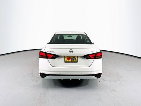 New 2025 Nissan Altima 2.5 SV image 6