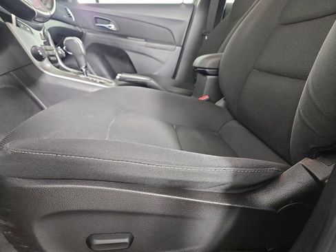 Used 2014 Chevrolet Cruze LT FWD image 28