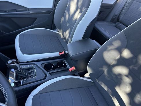 New 2026 Volkswagen Taos SE image 21