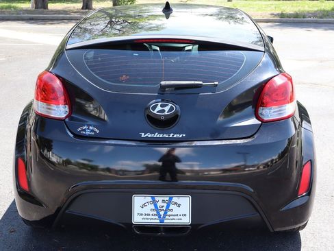 Used 2017 Hyundai Veloster FWD image 6