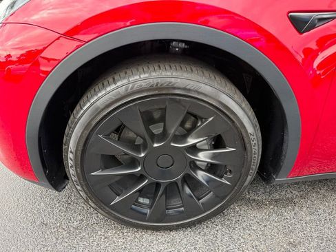 Used 2023 Tesla Model Y AWD image 35