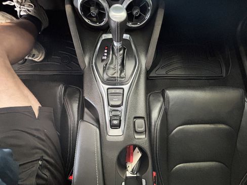 Used 2022 Chevrolet Camaro LT RWD image 15