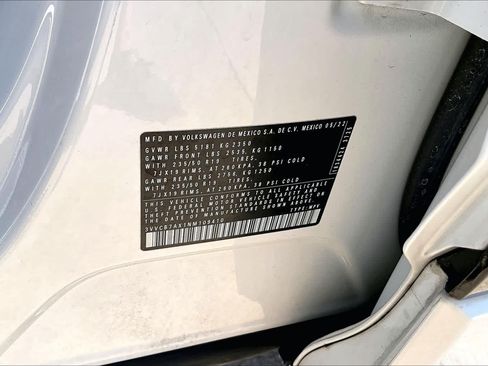 Used 2022 Volkswagen Tiguan SE R-Line FWD image 32