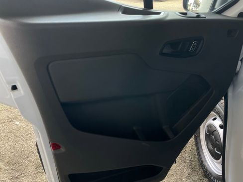 Used 2022 Ford Transit 150 Medium Roof image 21