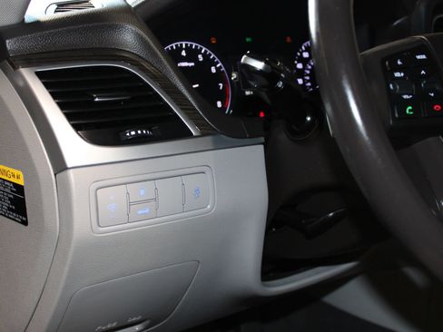 Used 2015 Hyundai Genesis 3.8 RWD image 17