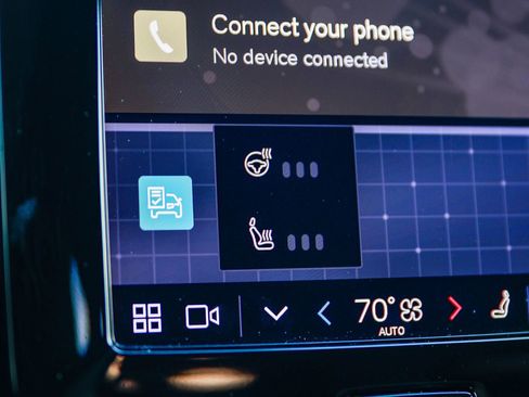 Used 2023 Volvo XC40 Recharge Ultimate image 29