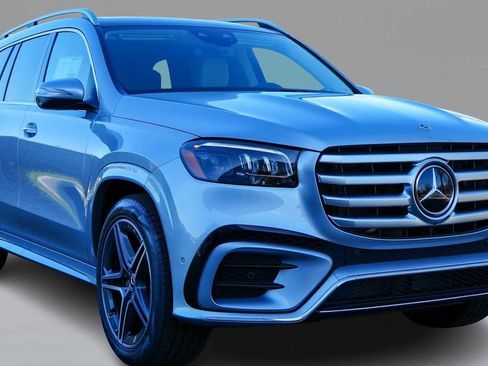 New 2026 Mercedes-Benz GLS 450 4MATIC image 3