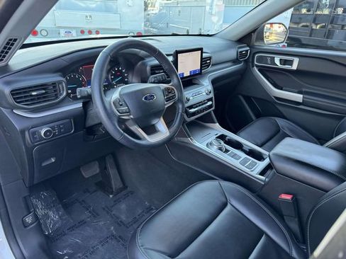 Used 2022 Ford Explorer XLT w/ Equipment Group 202A image 30