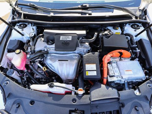 Used 2016 Toyota Avalon Limited image 24