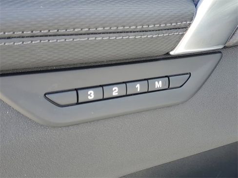 Certified 2025 Land Rover Discovery Sport Dynamic SE image 25