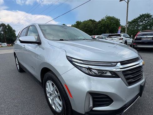Used 2022 Chevrolet Equinox LT w/ Driver Convenience Package FWD image 18