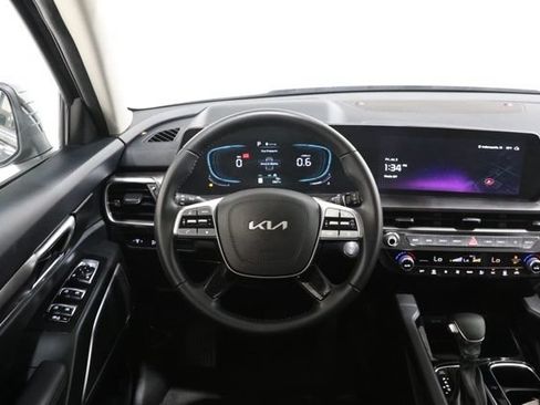 Used 2025 Kia Telluride LX FWD image 33