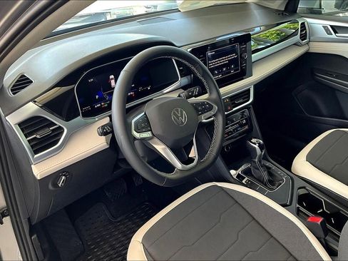 New 2025 Volkswagen Taos SE image 14