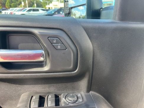 Used 2024 Chevrolet Silverado 2500 Custom image 13