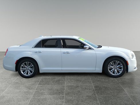 Used 2016 Chrysler 300 C image 6