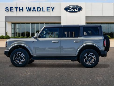 Used 2025 Ford Bronco Outer Banks image 4