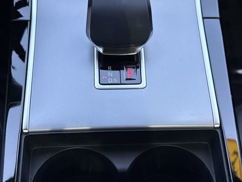 Used 2024 Land Rover Range Rover Evoque S image 23