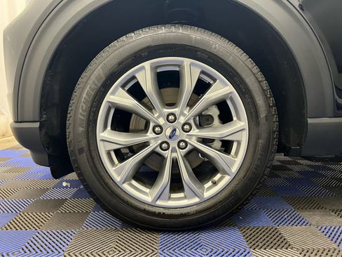 Used 2024 Ford Explorer XLT w/ Equipment Group 202A image 15