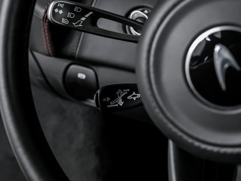 Used 2020 McLaren 570S Spider image 30