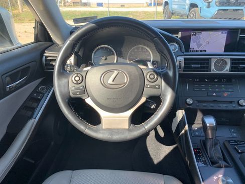 Used 2016 Lexus IS 300 AWD image 17