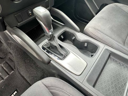 Used 2022 Nissan Frontier SV w/ Technology Package image 15
