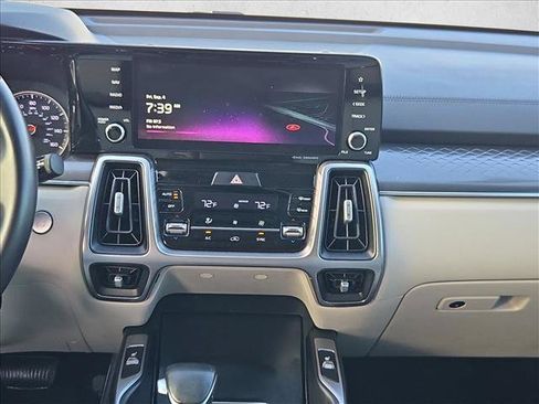 Used 2022 Kia Sorento S w/ Panoramic Sunroof Package FWD image 15