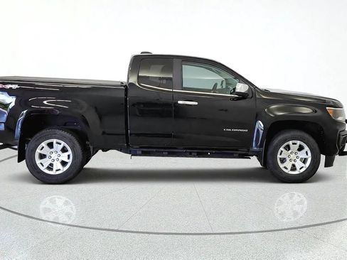Used 2021 Chevrolet Colorado LT w/ Chrome Appearance Package AWD/4WD image 10