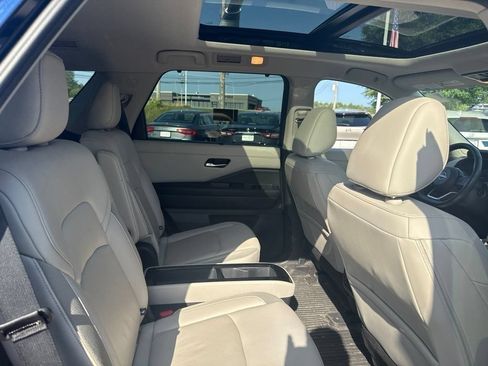 Certified 2024 Nissan Pathfinder SL w/ SL Premium Package AWD/4WD image 15