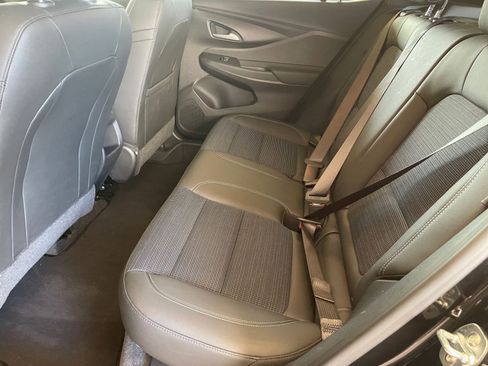 Used 2025 Buick Envista Preferred image 25