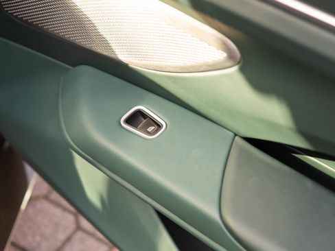 Used 2025 Aston Martin V8 Vantage Coupe image 25