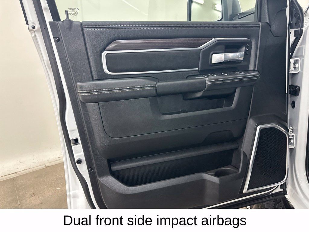 Used 2026 RAM 2500 Laramie AWD/4WD image 32