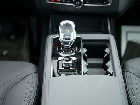 New 2026 Volvo XC90 B6 Plus w/ Protection Package Premier image 30