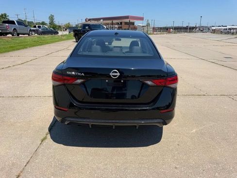 Used 2025 Nissan Sentra SV FWD image 4