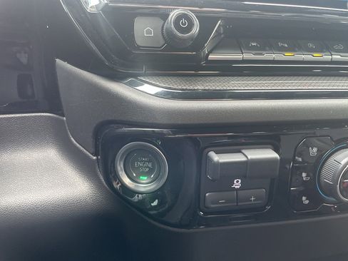 Used 2024 Chevrolet Silverado 1500 ZR2 w/ Technology Package image 31