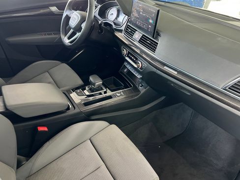 Used 2022 Audi SQ5 Premium w/ Convenience Package image 16