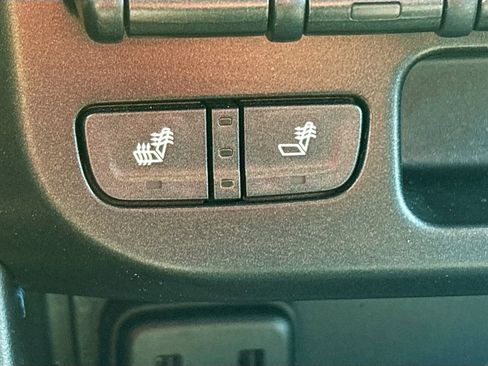 Used 2022 GMC Canyon AT4 w/ Driver Alert Package AWD/4WD image 18