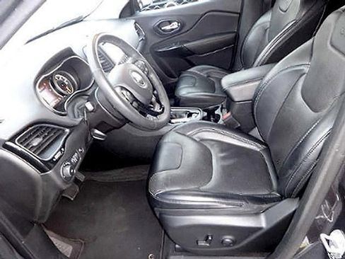 Used 2023 Jeep Cherokee Altitude Lux image 12