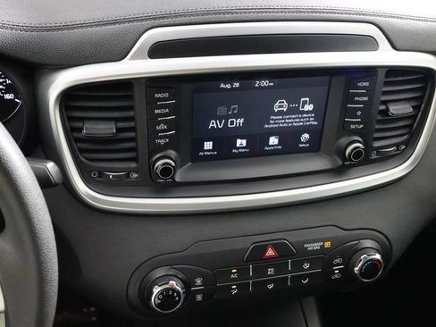 Used 2020 Kia Sorento LX AWD/4WD image 19
