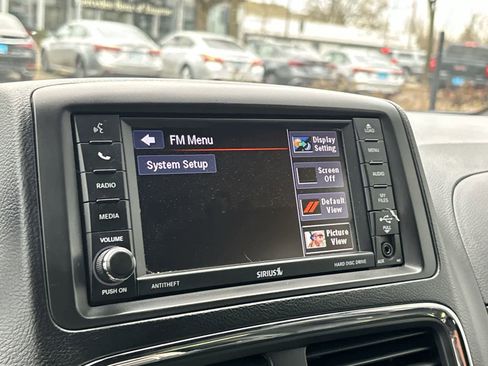 Used 2019 Dodge Grand Caravan SXT image 13