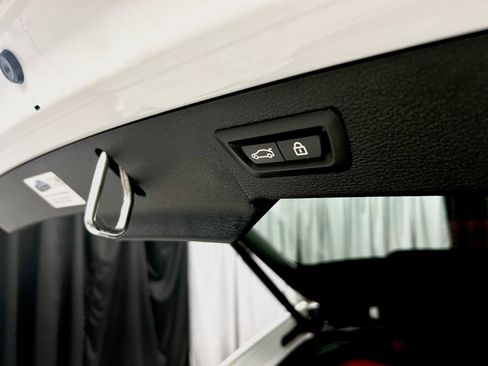 Used 2016 BMW X6 M image 47