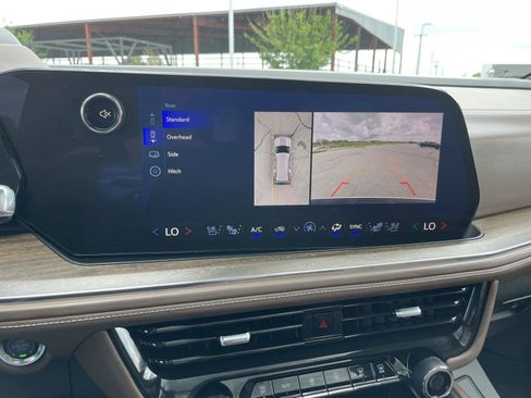 Used 2025 Chevrolet Tahoe High Country image 17