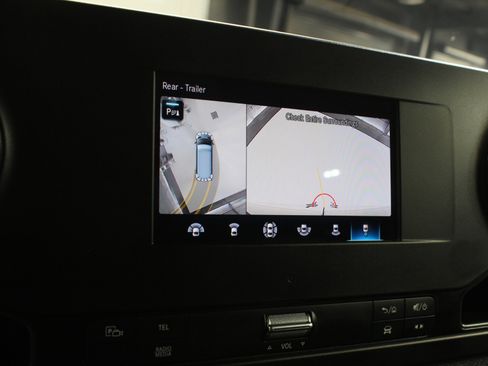 Used 2024 Mercedes-Benz Sprinter 2500 image 61