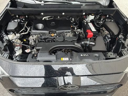 Used 2021 Toyota RAV4 XLE FWD image 24