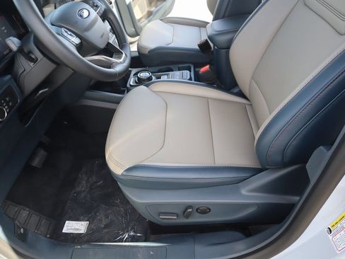 New 2026 Ford Maverick Lariat image 12